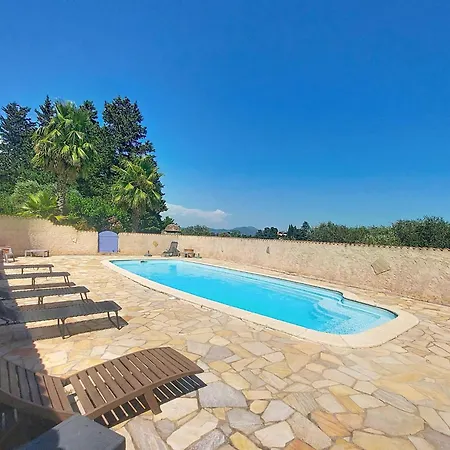 Сasa de vacaciones Mas Du Combaud-2 By Interhome